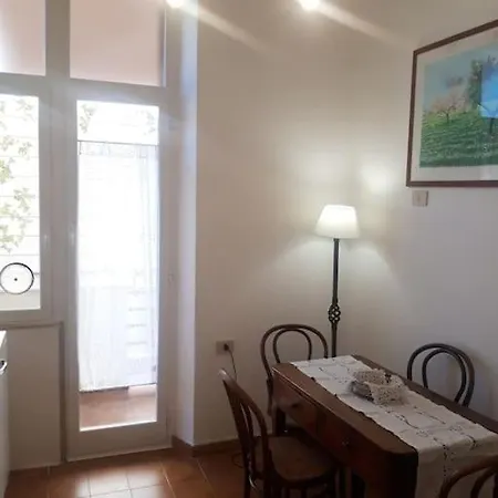 Апартаменти Small Luxury House *